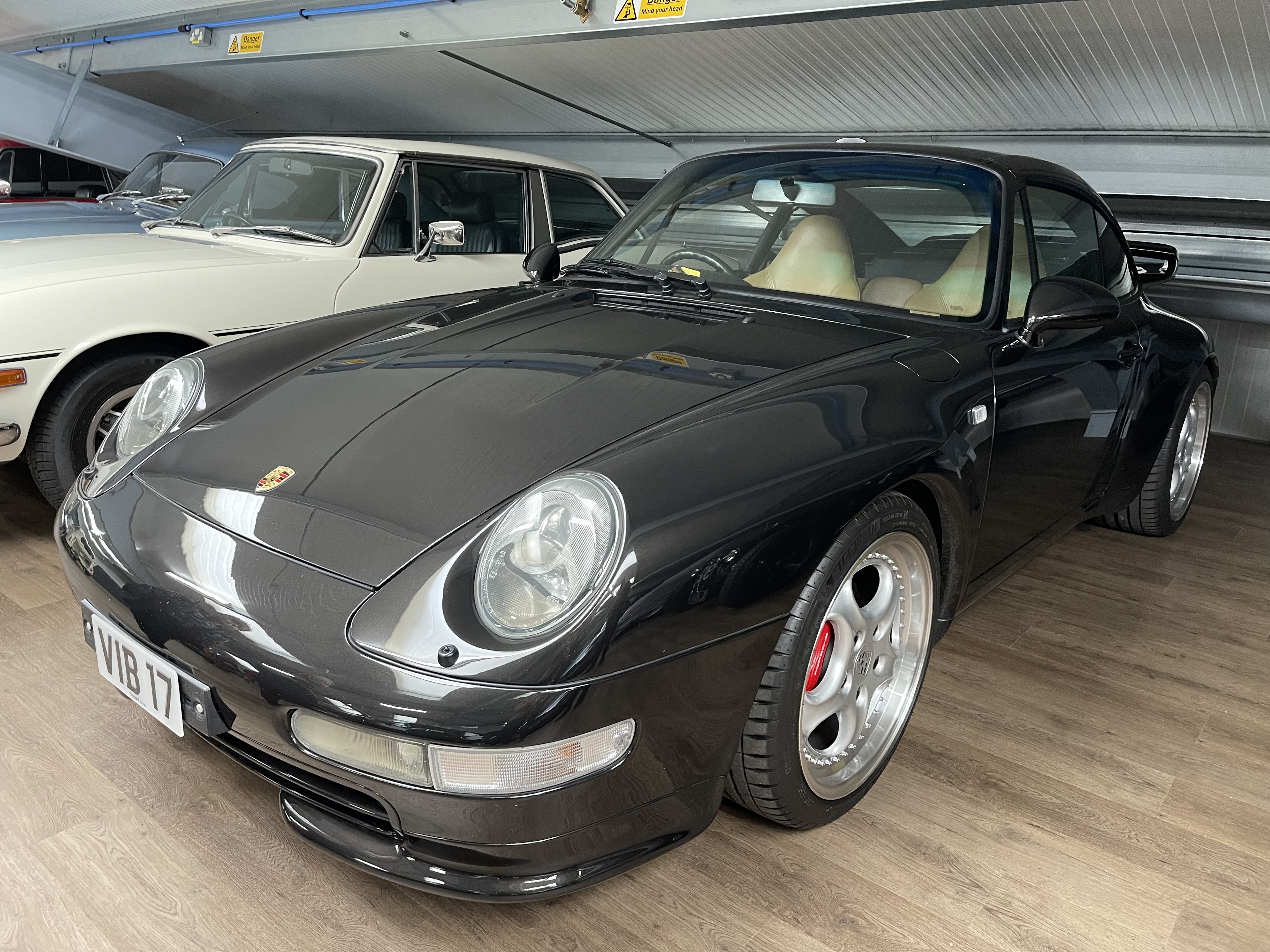 5AF7B9B2 EC51 47A6 AC37 87F6C5CB933D